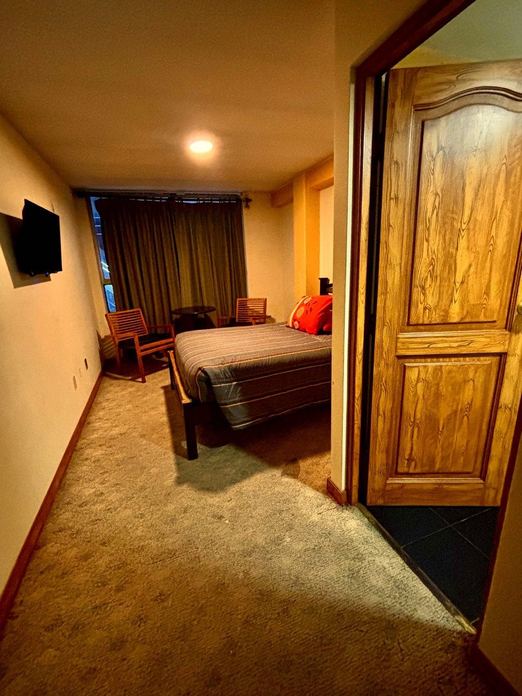 Habitación matrimonial, vista 4, Hotel Berlina La Paz