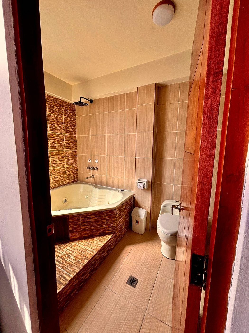 Bañera de hidromasaje, Hotel Berlina La Paz