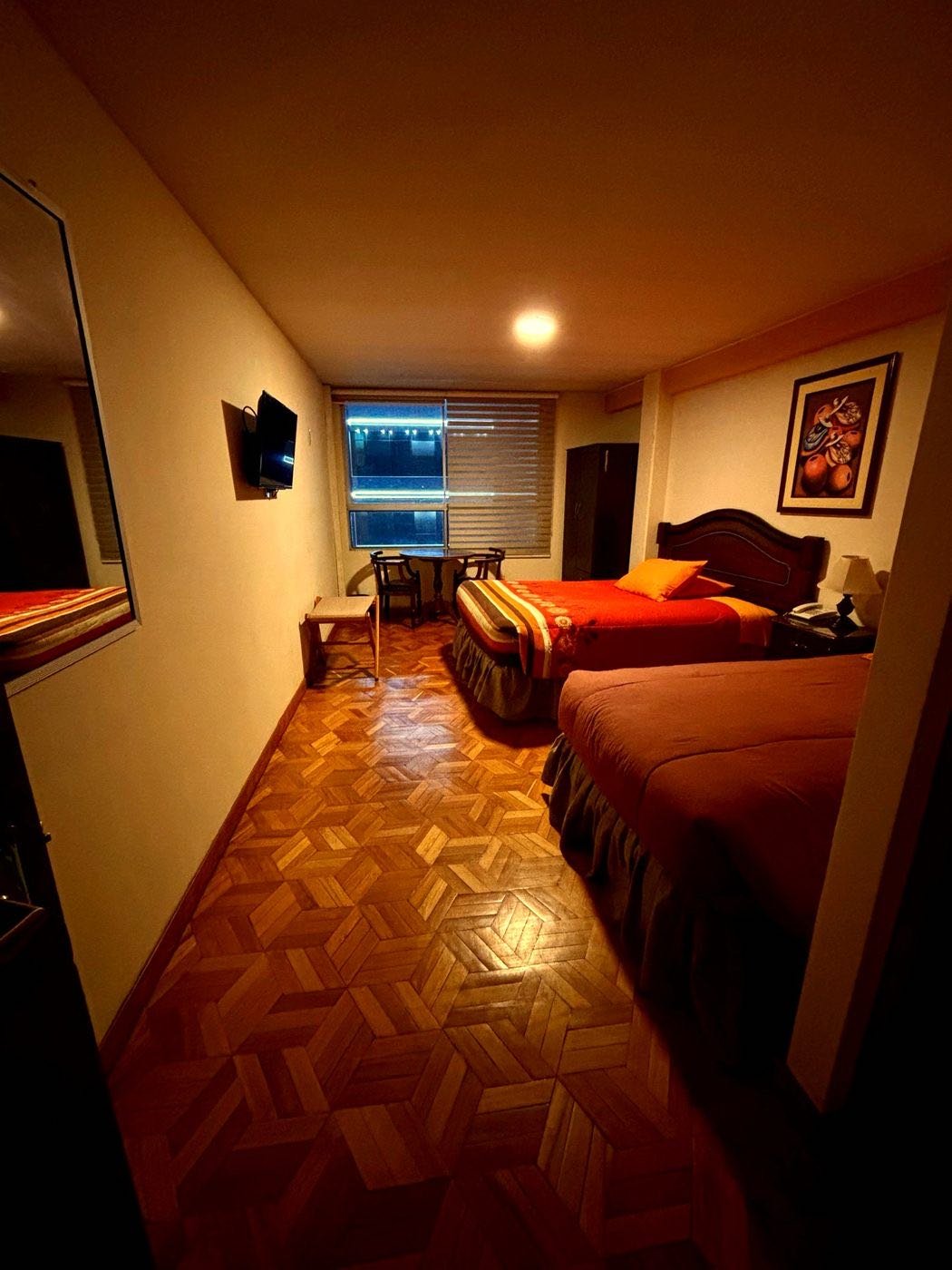 Habitación triple con cama matrimonial, Hotel Berlina La Paz